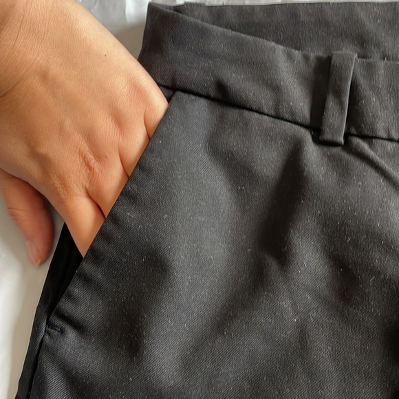 🖤 Black H&M Woman’s Dress Pants - Size 4, Straight Leg with Pockets! 🖤 - Picture 4 of 5